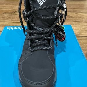 Columbia shorty snow boot